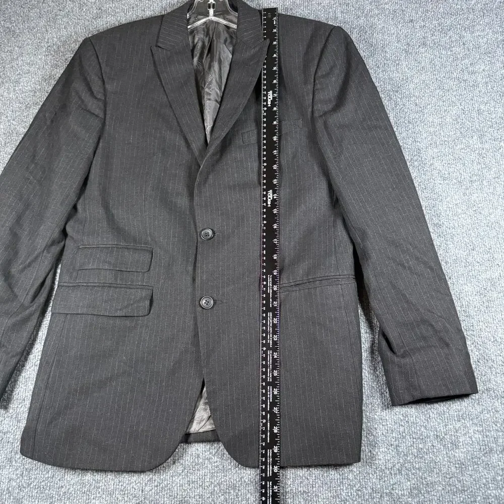 Banana Republic Men's Gray Pinstripe 2 Button Blazer Size 40R - Notch Lapel